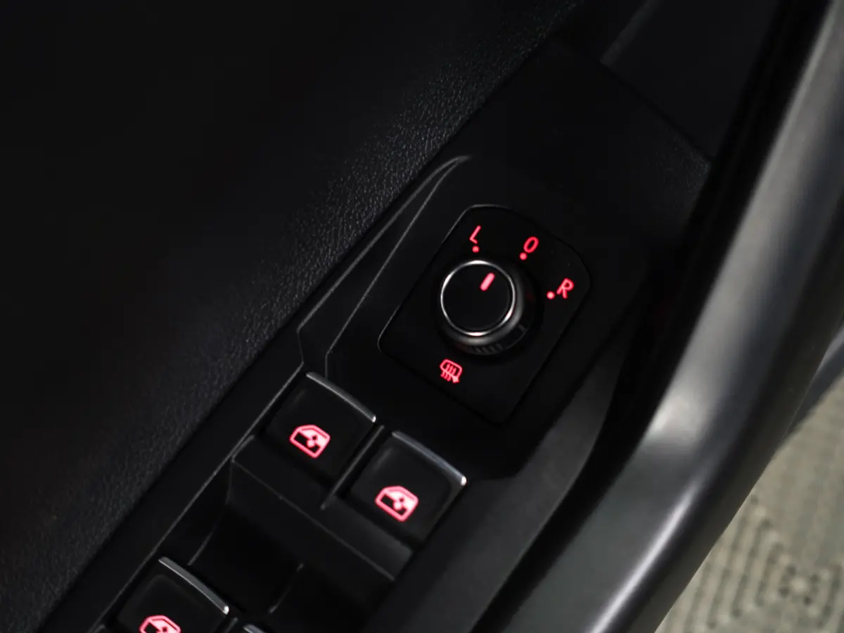 1.6 TDI Highline+ Privacy Glass, Led, ACC Cruise, Clima, Bluetooth Multimedia