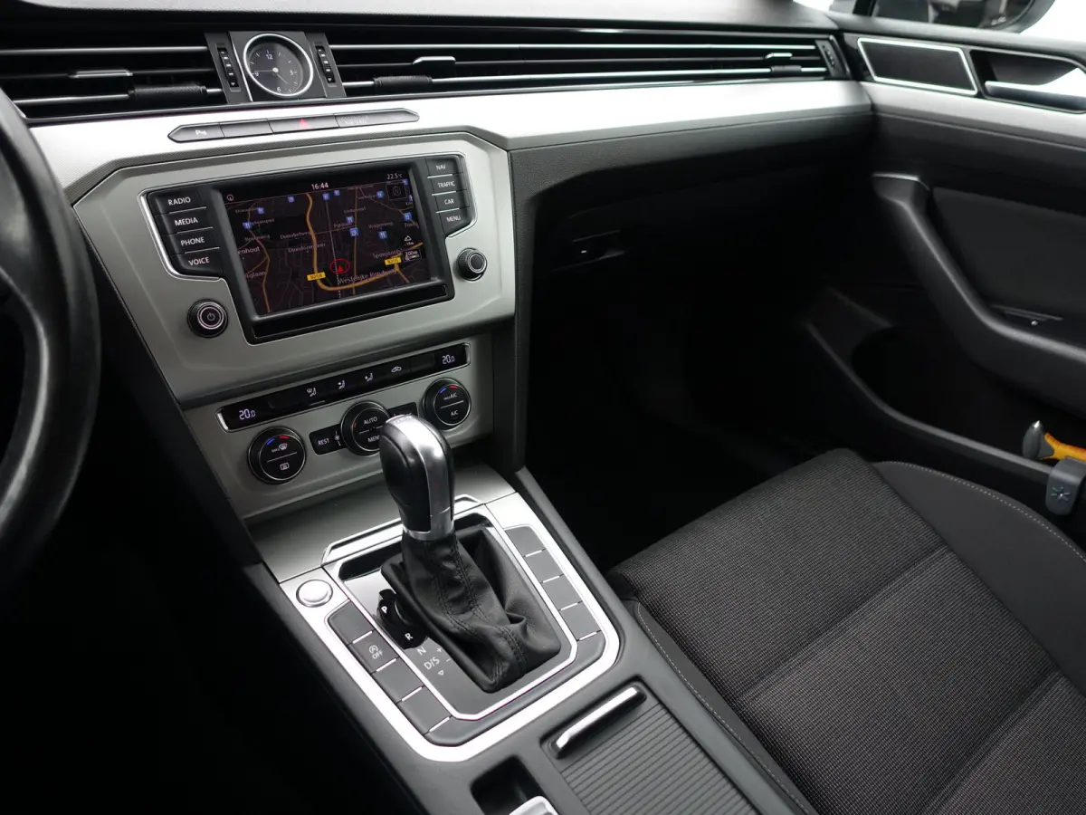 1.4 TSI Highline Aut- Xenon Led, Keyless, Ergo Comfort, Front Assist, Park Assist, Navi