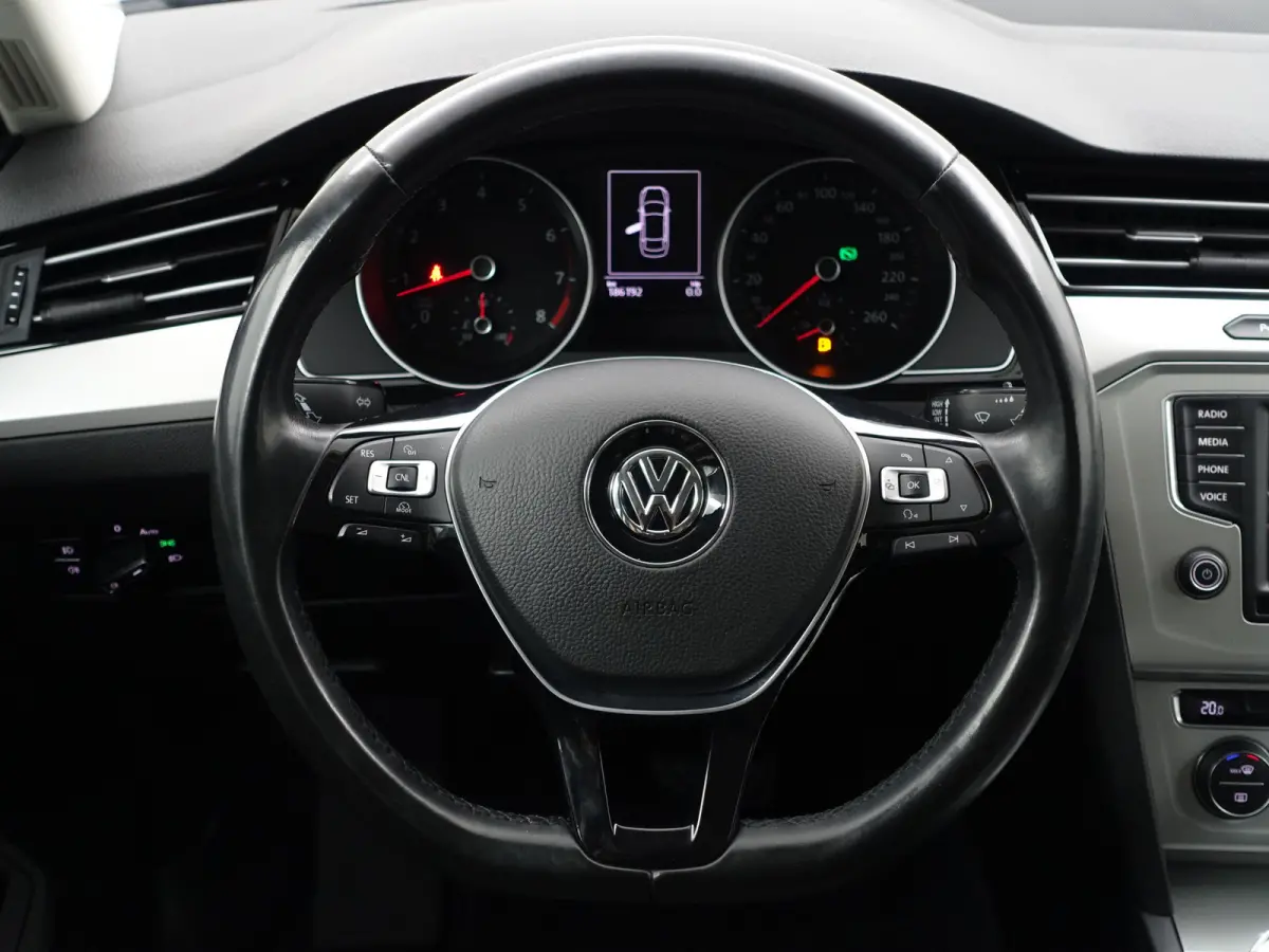 1.4 TSI Highline Aut- Xenon Led, Keyless, Ergo Comfort, Front Assist, Park Assist, Navi