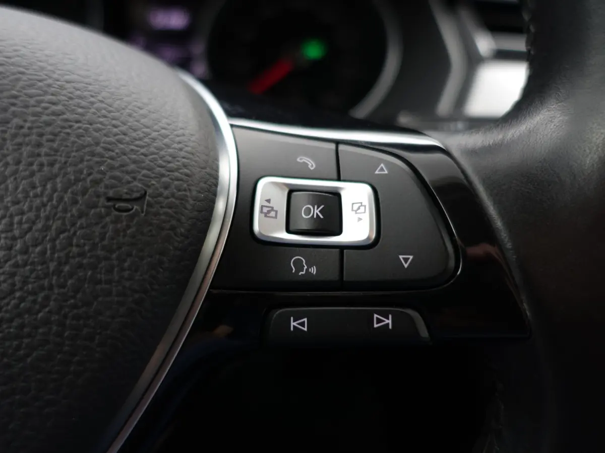 1.4 TSI Highline Aut- Xenon Led, Keyless, Ergo Comfort, Front Assist, Park Assist, Navi