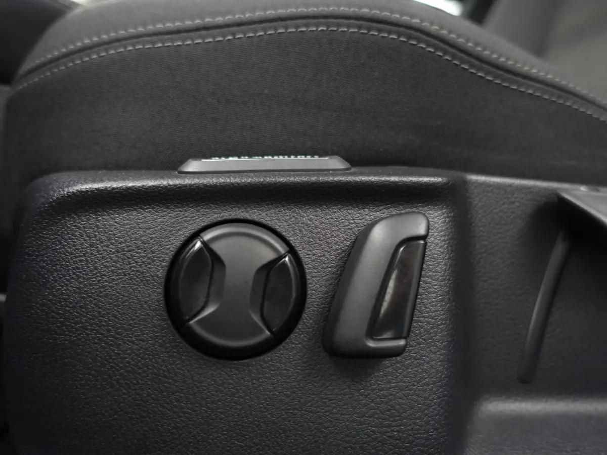 1.4 TSI Highline Aut- Xenon Led, Keyless, Ergo Comfort, Front Assist, Park Assist, Navi