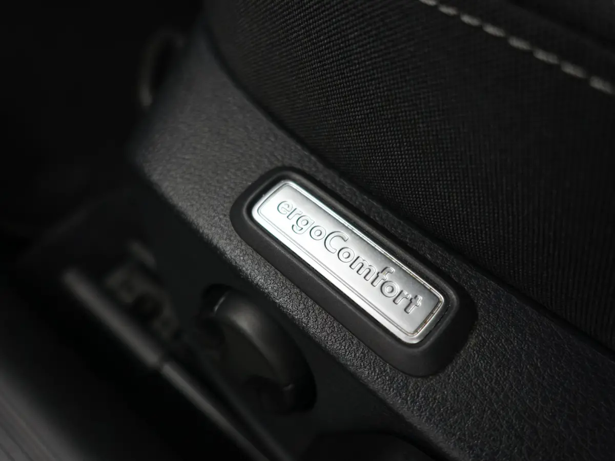 1.4 TSI Highline Aut- Xenon Led, Keyless, Ergo Comfort, Front Assist, Park Assist, Navi