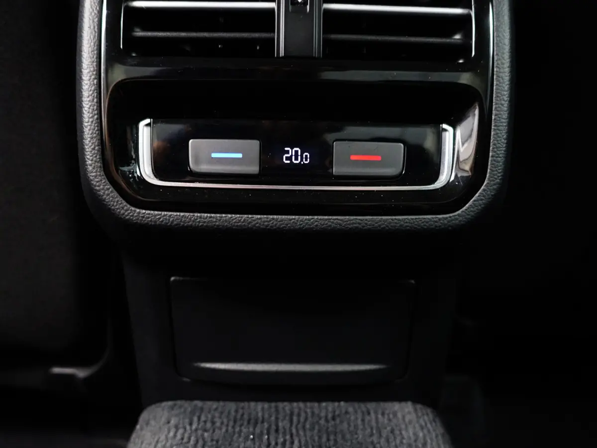 1.4 TSI Highline Aut- Xenon Led, Keyless, Ergo Comfort, Front Assist, Park Assist, Navi