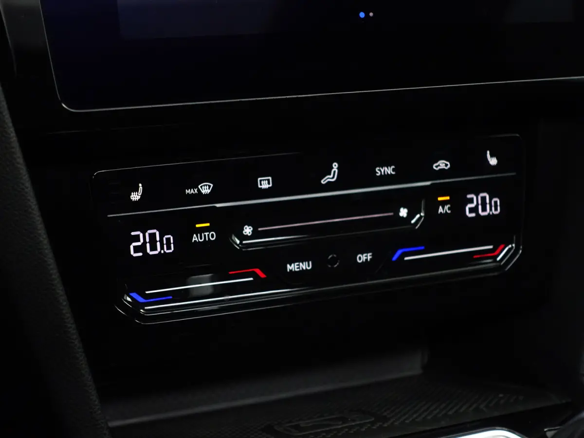 1.5 TSI R-Line Business + Aut- Ergo Comfort, Panoramadak, Acc Cruise, Carplay, Android Auto, Keyless
