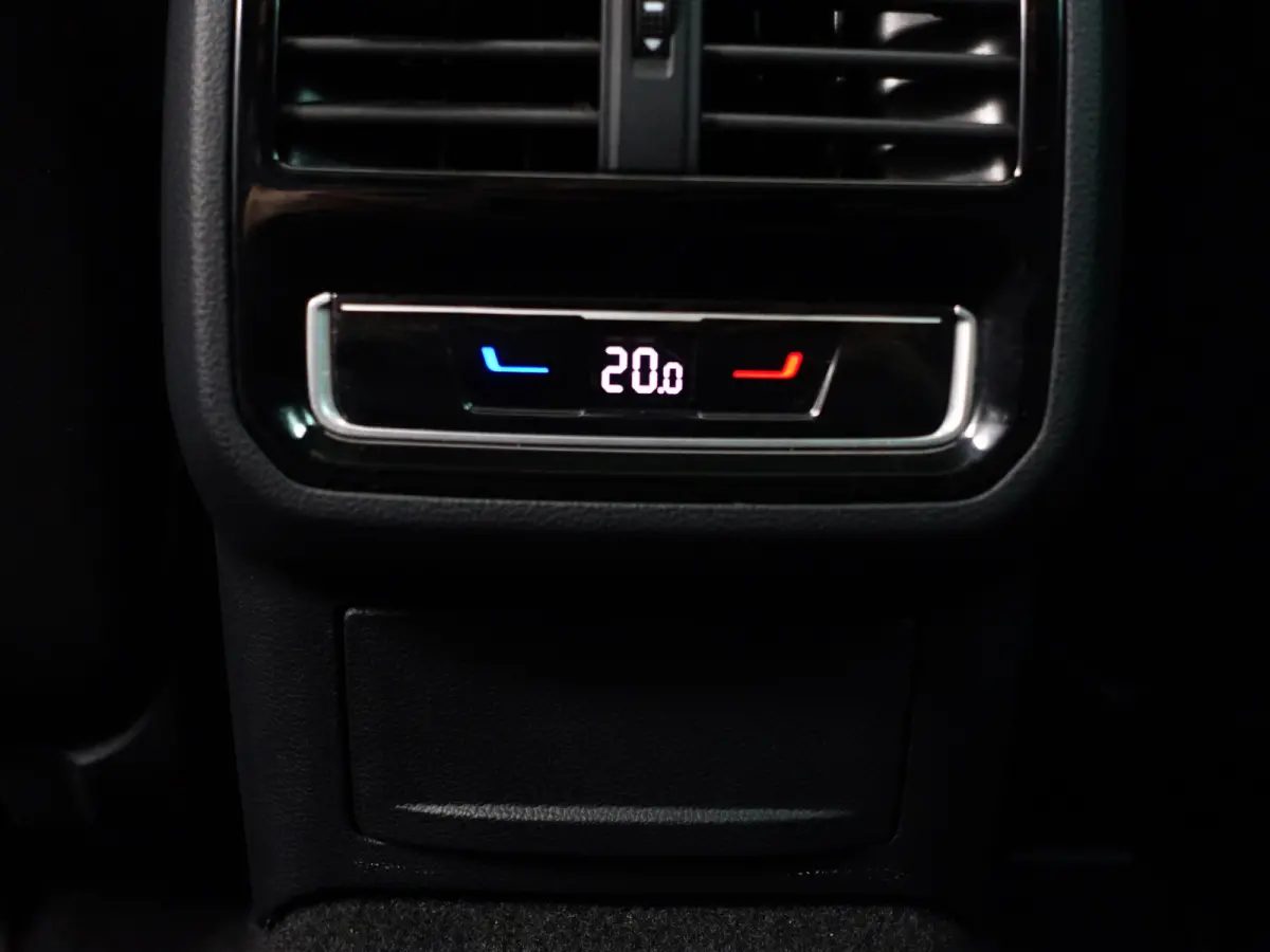 1.5 TSI R-Line Business + Aut- Ergo Comfort, Panoramadak, Acc Cruise, Carplay, Android Auto, Keyless