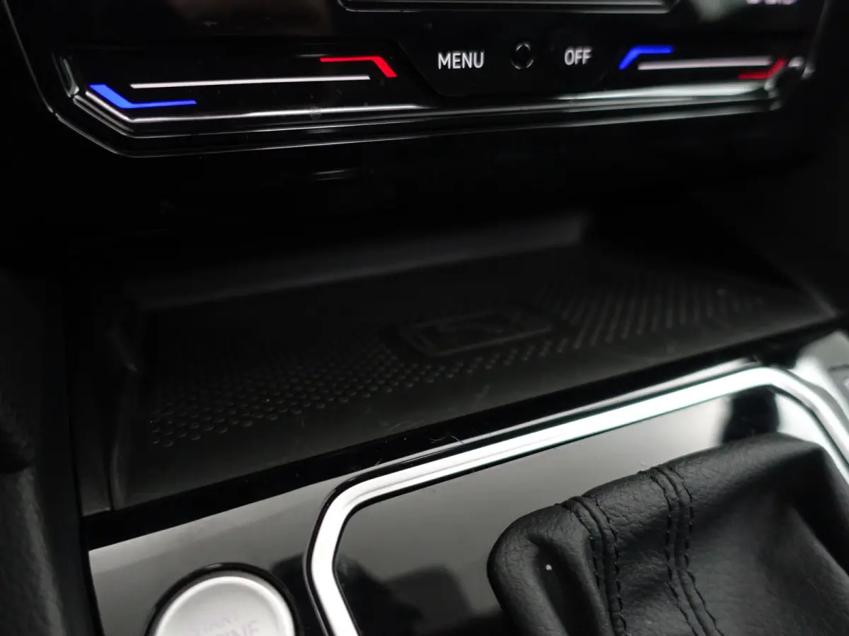 1.5 TSI R-Line Business + Aut- Ergo Comfort, Panoramadak, Acc Cruise, Carplay, Android Auto, Keyless