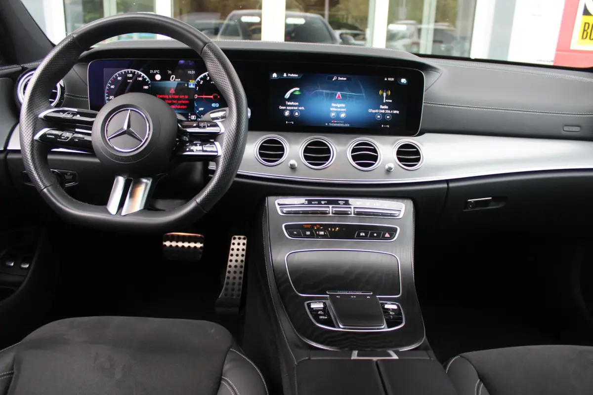 300e 320PK BUSINESS SOLUTION AMG NIGHT EDITION | MULTISPAAKS AMG VELGEN | 360° CAMERA | | TREKHAAK | MULTIBEAM MATRIX LED KOPLAMPEN | LED ACHTERLICHTEN | ELEKTRISCH VERSTELBARE VOORSTOELEN 