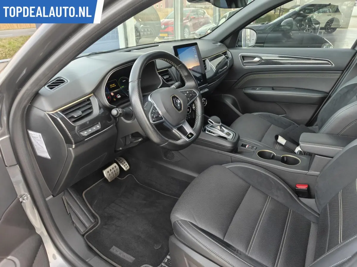 1.6 E-Tech hybrid 145 E-Tech Nieuw!
