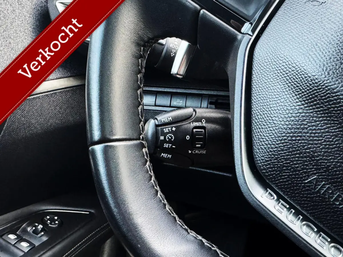 1.2 PureTech Allure /Panodak/Camera/Automaat/Led/Apple Carplay/Cruise Control/131PK