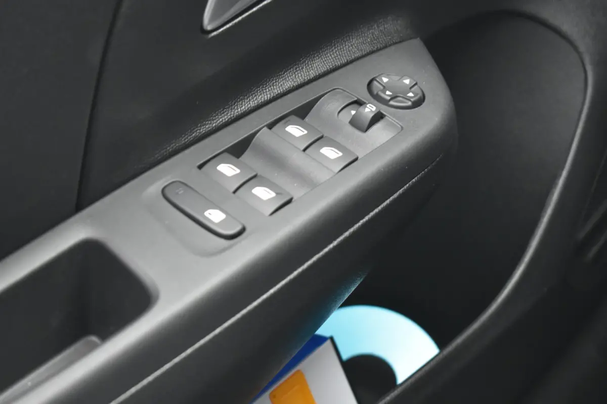 1.2 Turbo Hybrid Business Edition 110pk Tot 8 Jaar Garantie! | Achteruitrijcamera | Navigatie by App | Cruise Control | Airco | Full-LED | !!
