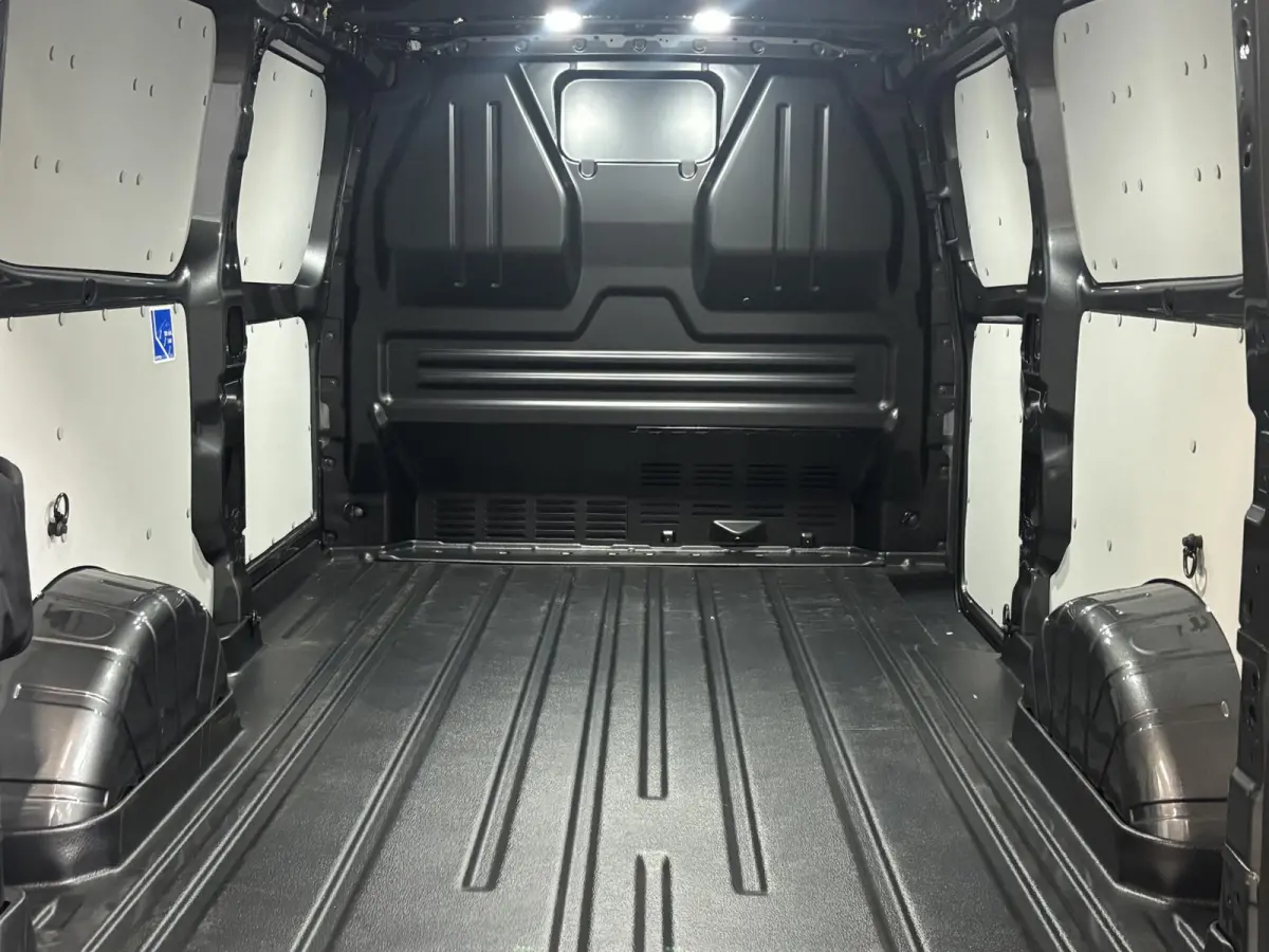 280 2.0 TDCI L2H1 Trend Nieuw Model Navi Cruise Camera Parkeersensoren Trekhaak