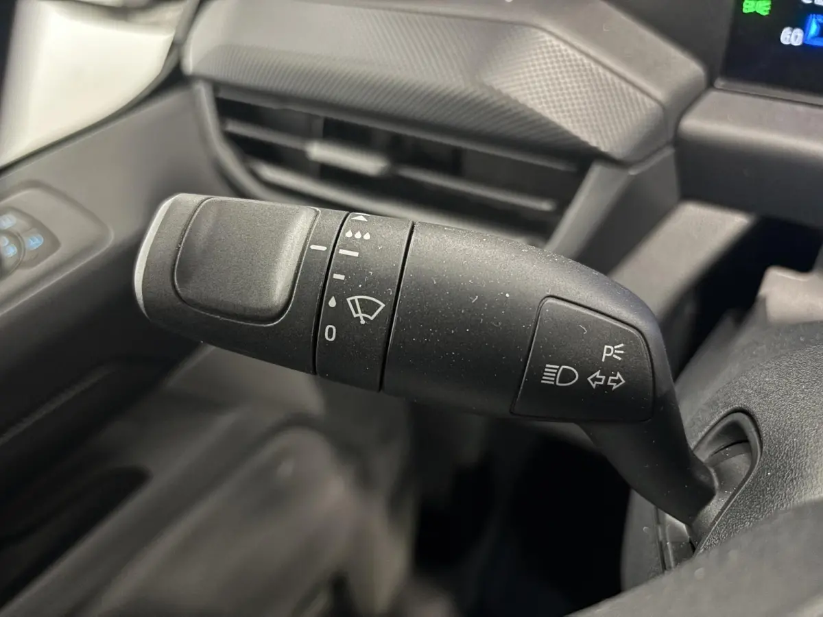 280 2.0 TDCI L2H1 Trend Nieuw Model Navi Cruise Camera Parkeersensoren Trekhaak