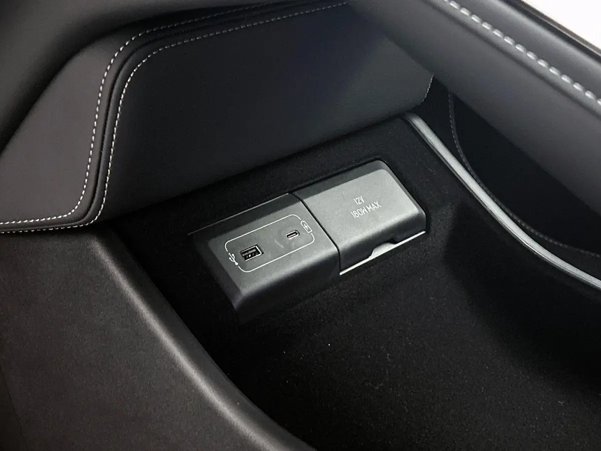 RWD 78 kWh Apple CarPlay