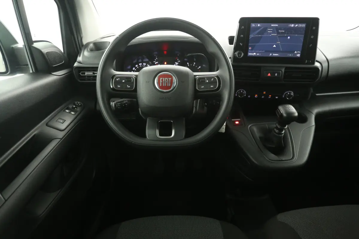 1.5 BlueHDi | 102PK | 3 Zits | Airco | Cruise | Camera | Carplay | Trekhaak | Navi