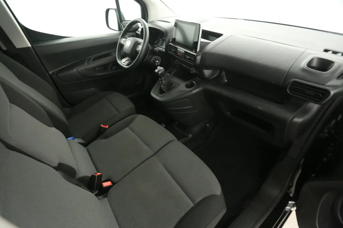 1.5 BlueHDi | 102PK | 3 Zits | Airco | Cruise | Camera | Carplay | Trekhaak | Navi