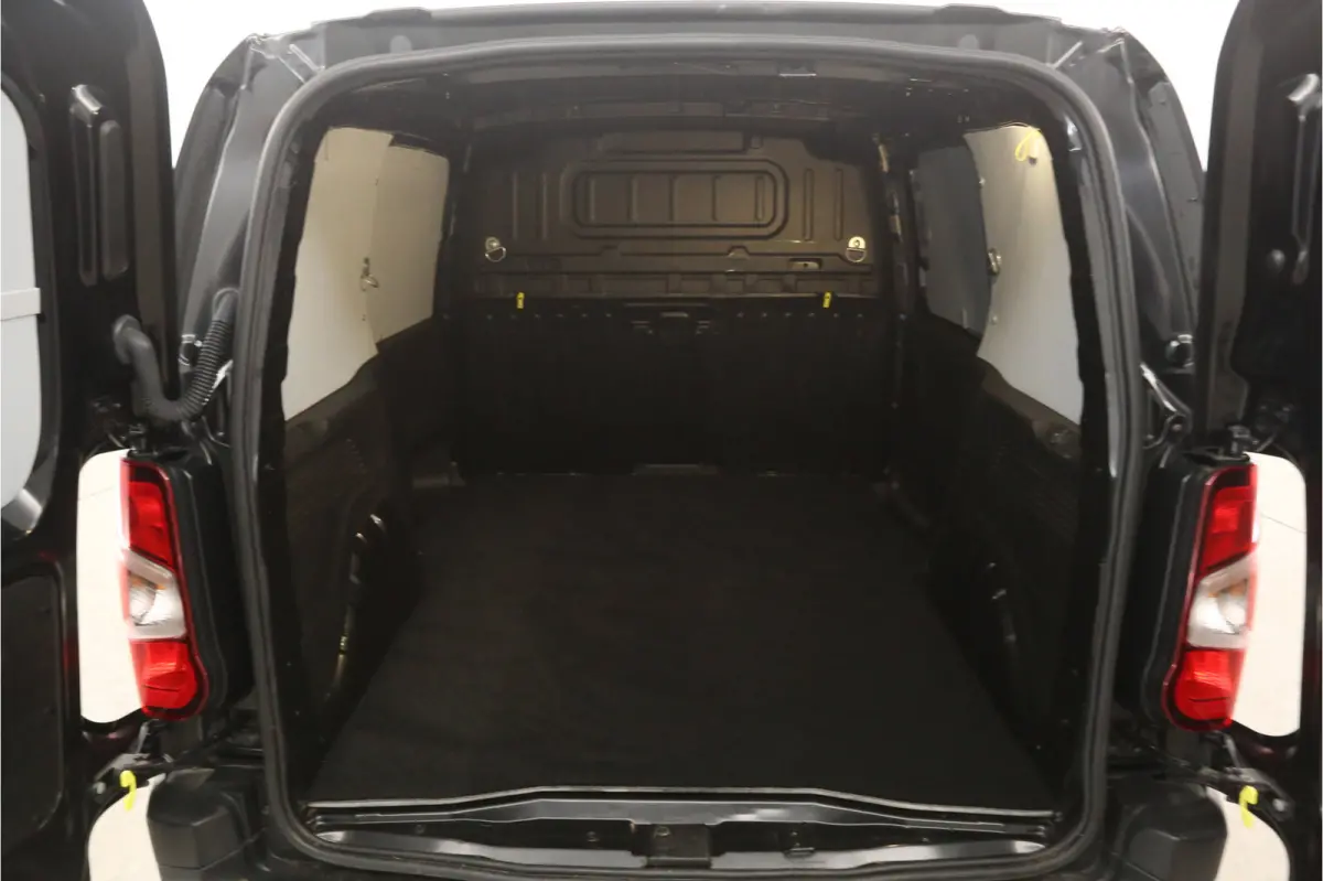 1.5 BlueHDi | 102PK | 3 Zits | Airco | Cruise | Camera | Carplay | Trekhaak | Navi