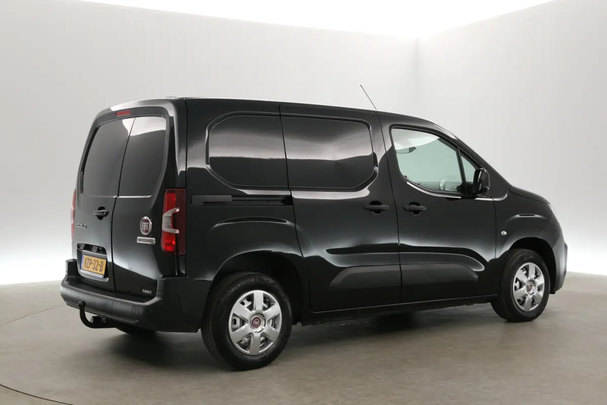 1.5 BlueHDi | 102PK | 3 Zits | Airco | Cruise | Camera | Carplay | Trekhaak | Navi