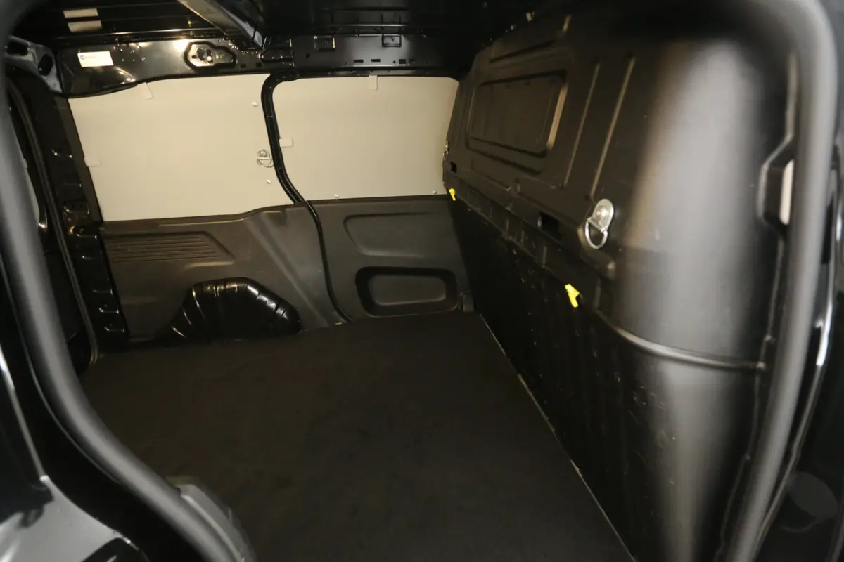 1.5 BlueHDi | 102PK | 3 Zits | Airco | Cruise | Camera | Carplay | Trekhaak | Navi