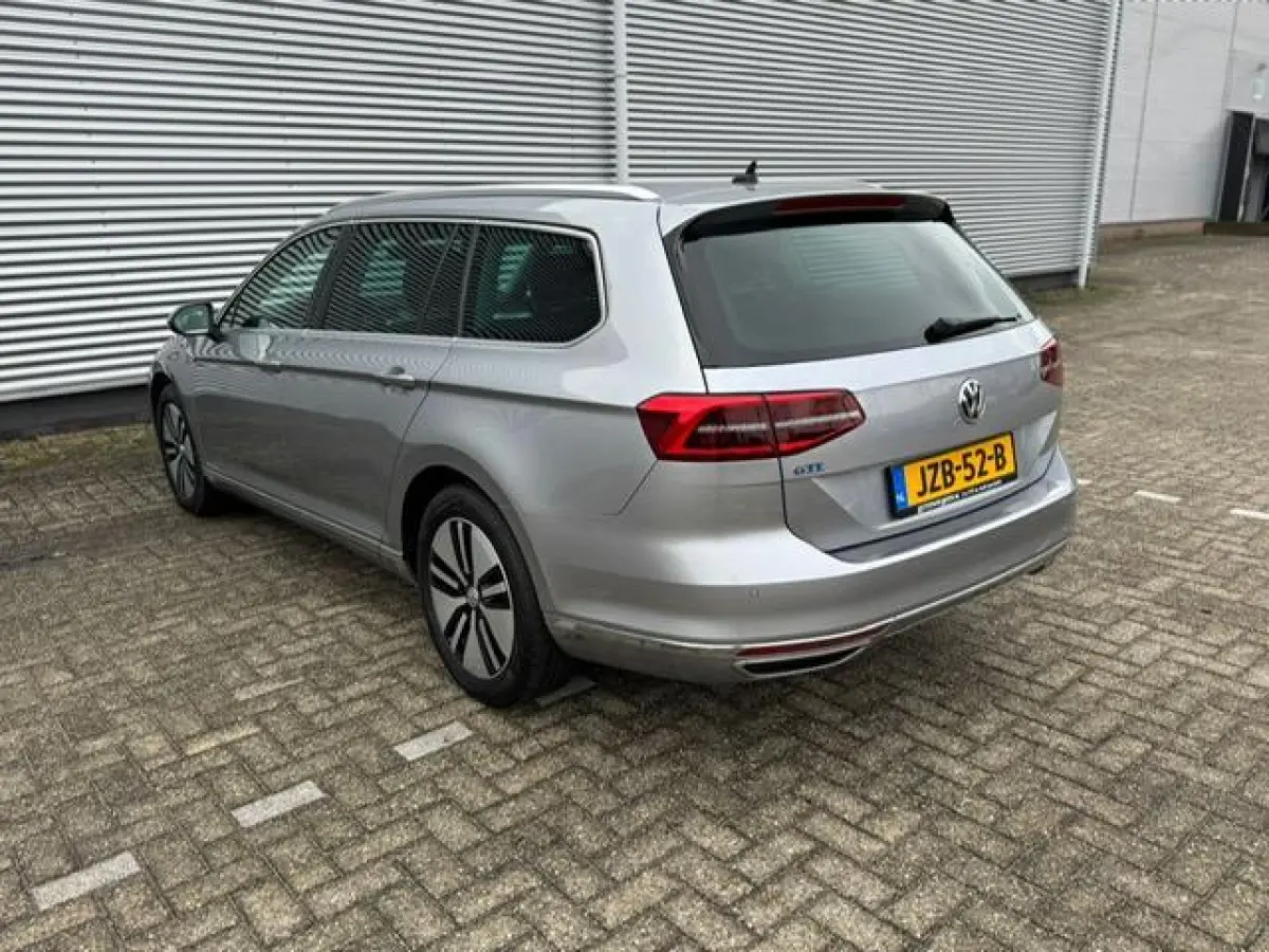 1.4 TSI GTE,Navigatie,Parkeersensoren,Cruisecontrol,trekhaak,LED,stoelverwarming