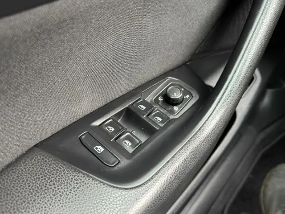 1.4 TSI GTE,Navigatie,Parkeersensoren,Cruisecontrol,trekhaak,LED,stoelverwarming