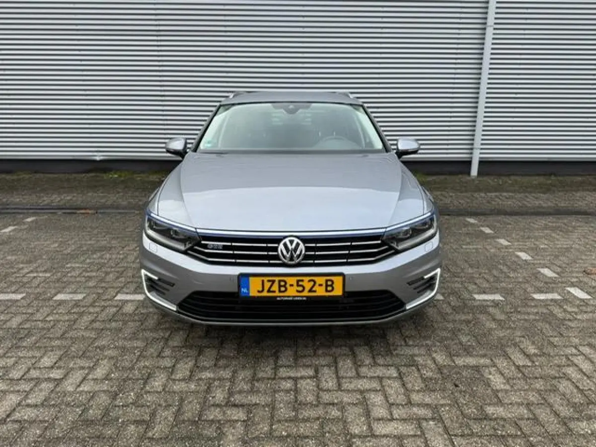 1.4 TSI GTE,Navigatie,Parkeersensoren,Cruisecontrol,trekhaak,LED,stoelverwarming