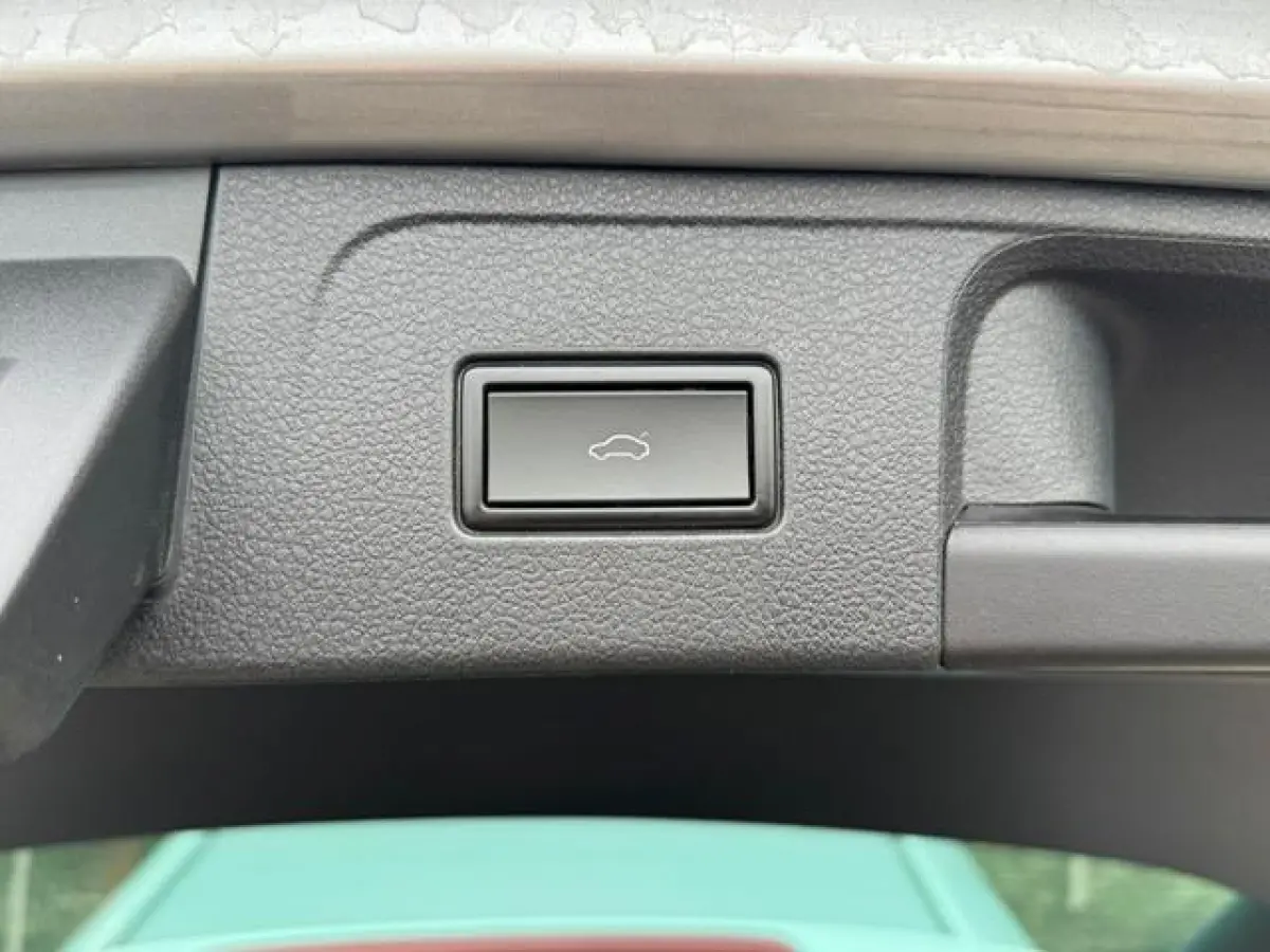 1.4 TSI GTE,Navigatie,Parkeersensoren,Cruisecontrol,trekhaak,LED,stoelverwarming