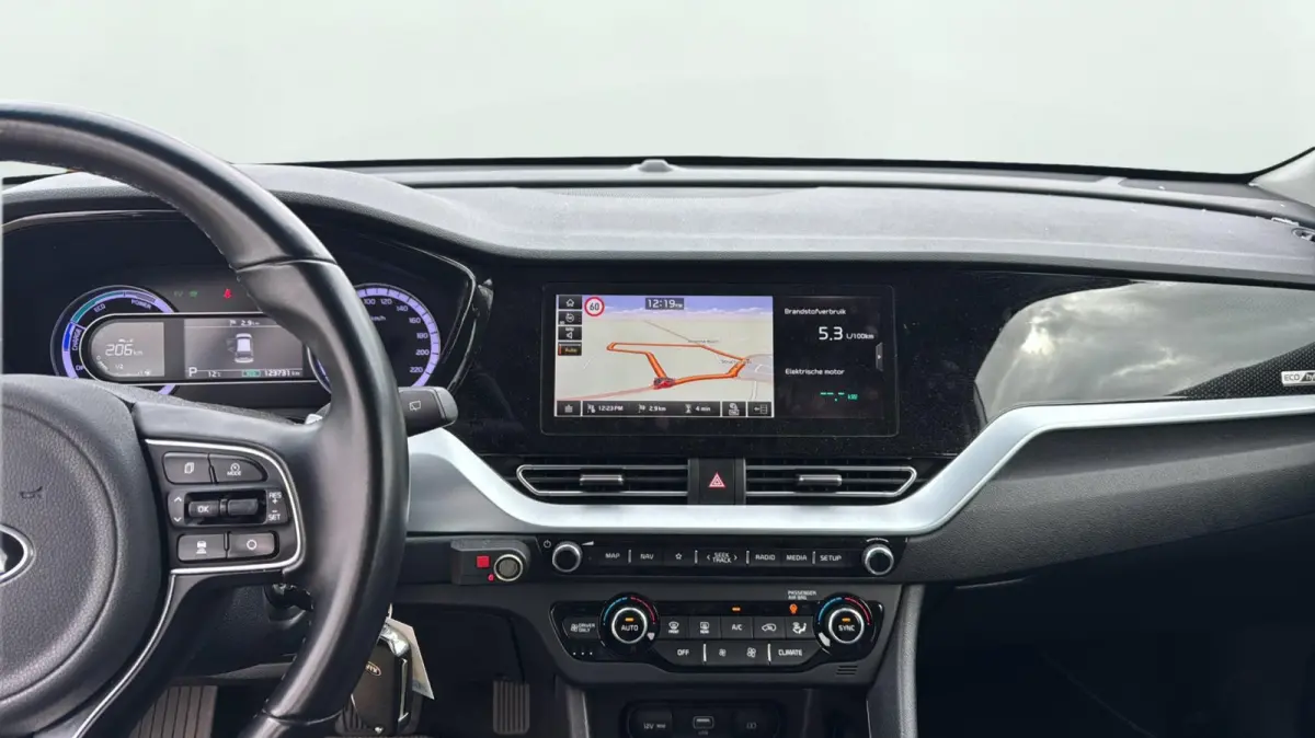 1.6 GDi Hybrid DynamicLine HYBRID AUTOMAAT HALF LEDER CARPLAY/ANDROID AUTO PARKEERSENSOREN