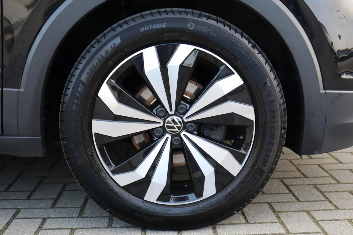 1.0 TSI 110pk DSG Life | Black Design Pakket | Achteruitrijcamera | Navigatie | Climatronic