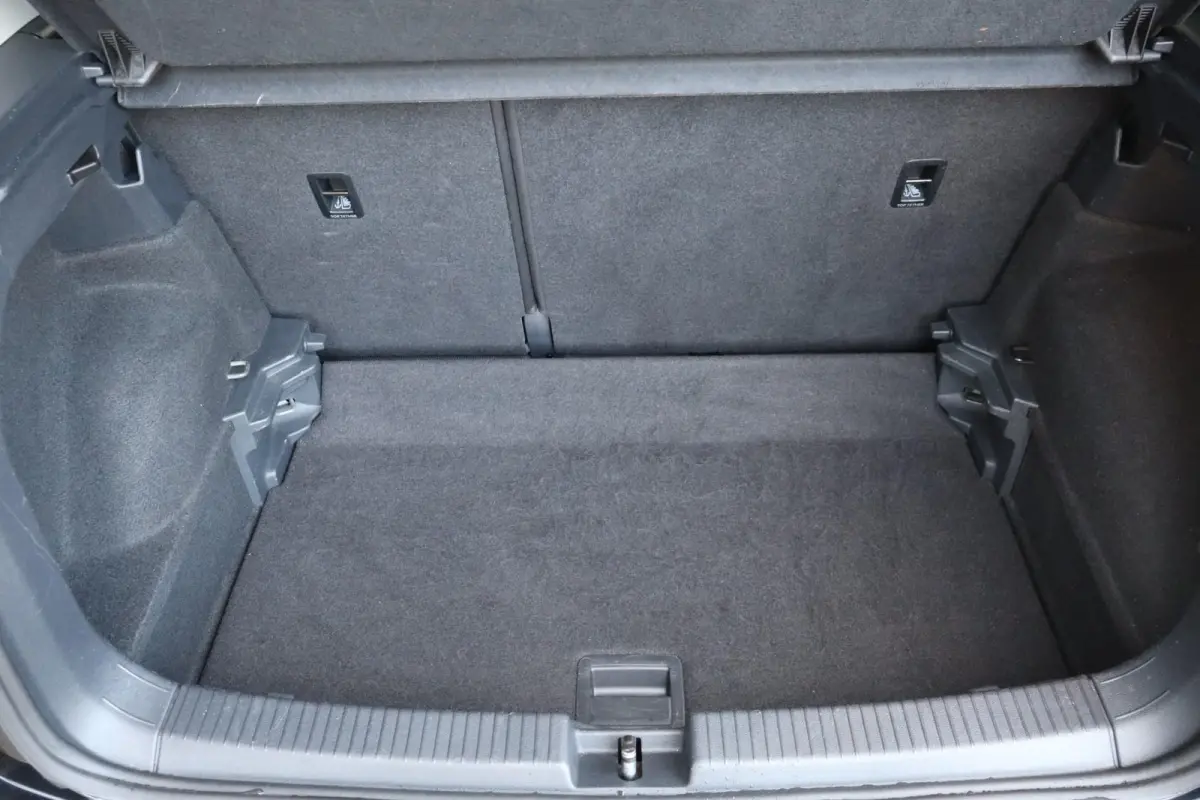 1.0 TSI 110pk DSG Life | Black Design Pakket | Achteruitrijcamera | Navigatie | Climatronic