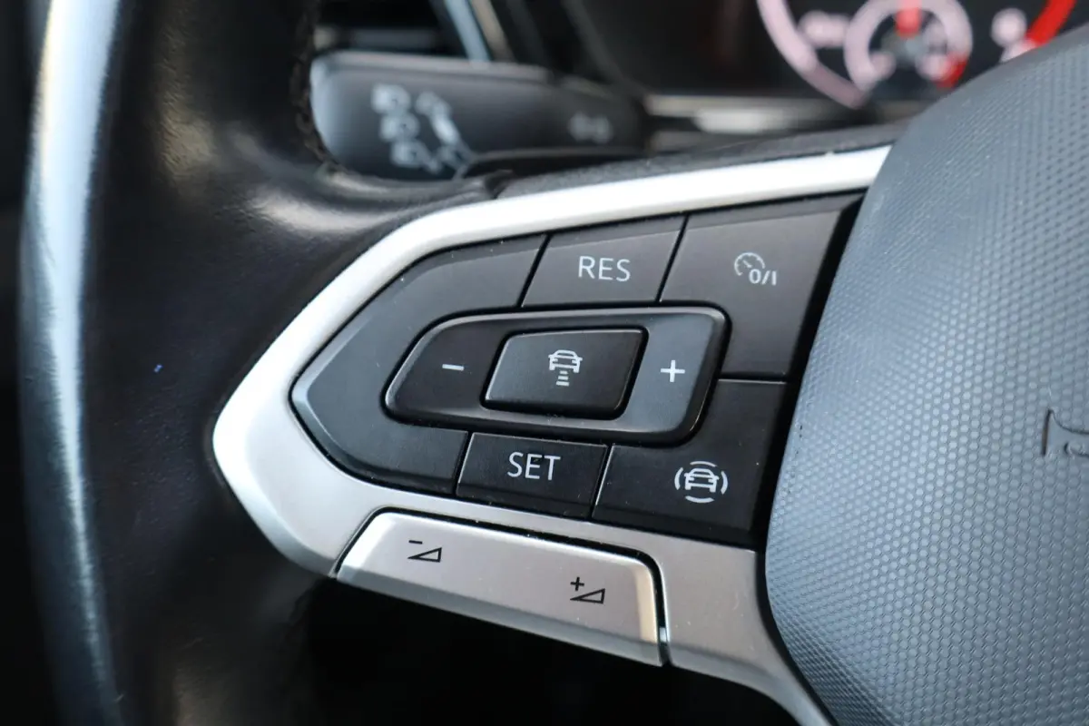 1.0 TSI 110pk DSG Life | Black Design Pakket | Achteruitrijcamera | Navigatie | Climatronic