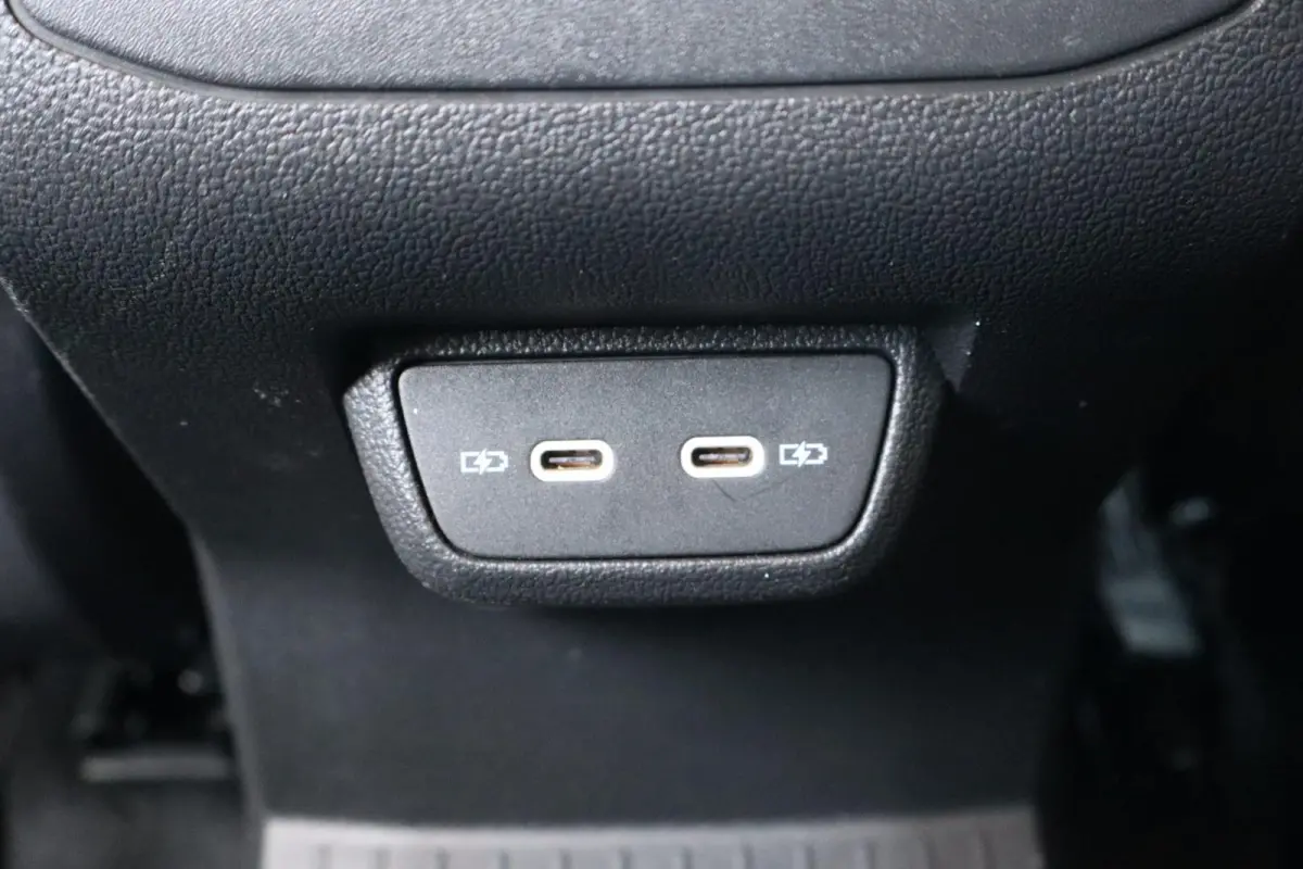 1.0 TSI 110pk DSG Life | Black Design Pakket | Achteruitrijcamera | Navigatie | Climatronic