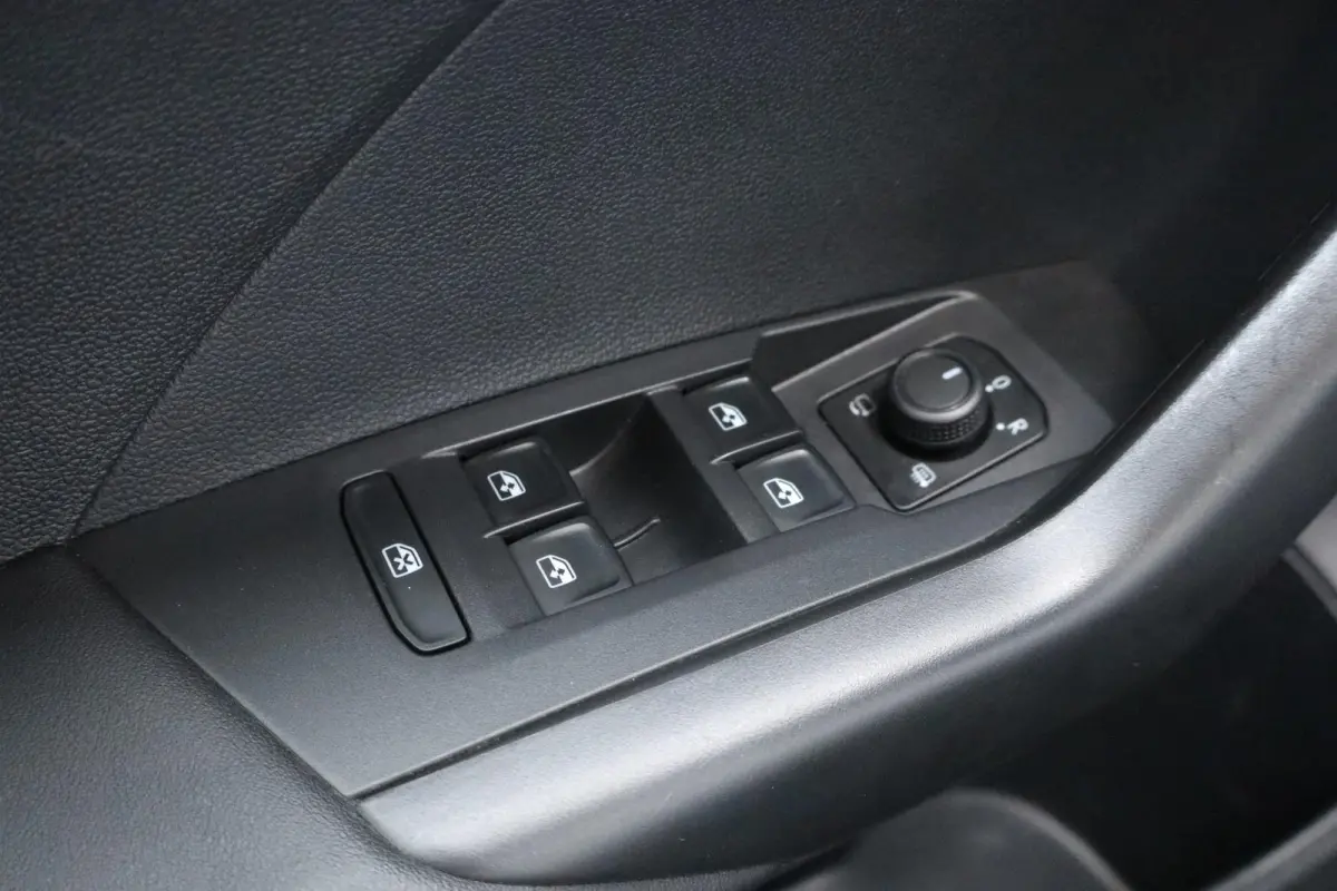 1.0 TSI 110pk DSG Life | Black Design Pakket | Achteruitrijcamera | Navigatie | Climatronic