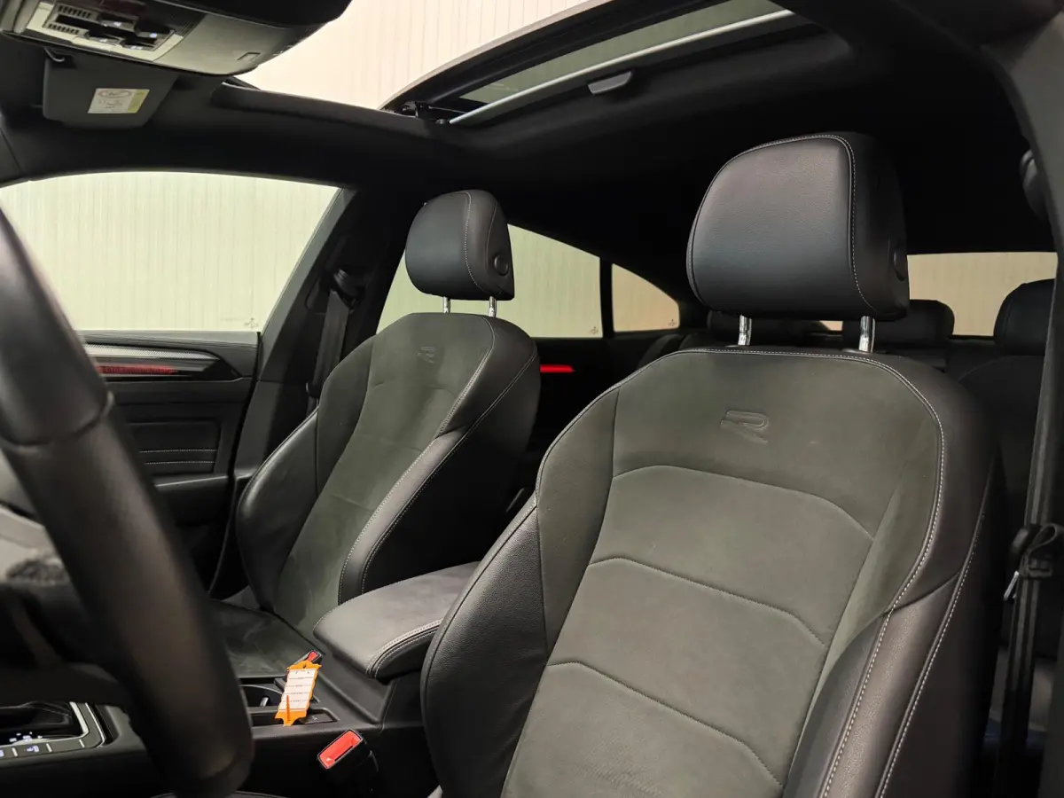 1.4 TSI eHybrid R-Line | PANO | TREKHAAK | HUD | 360 CAMERA | STOELMASSAGE
