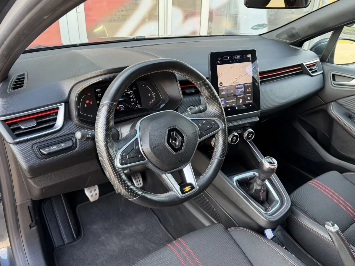 1.0 TCe R.S. Line / Camera / Pdc v+a / 17'' LM  / Cruise  / Carplay