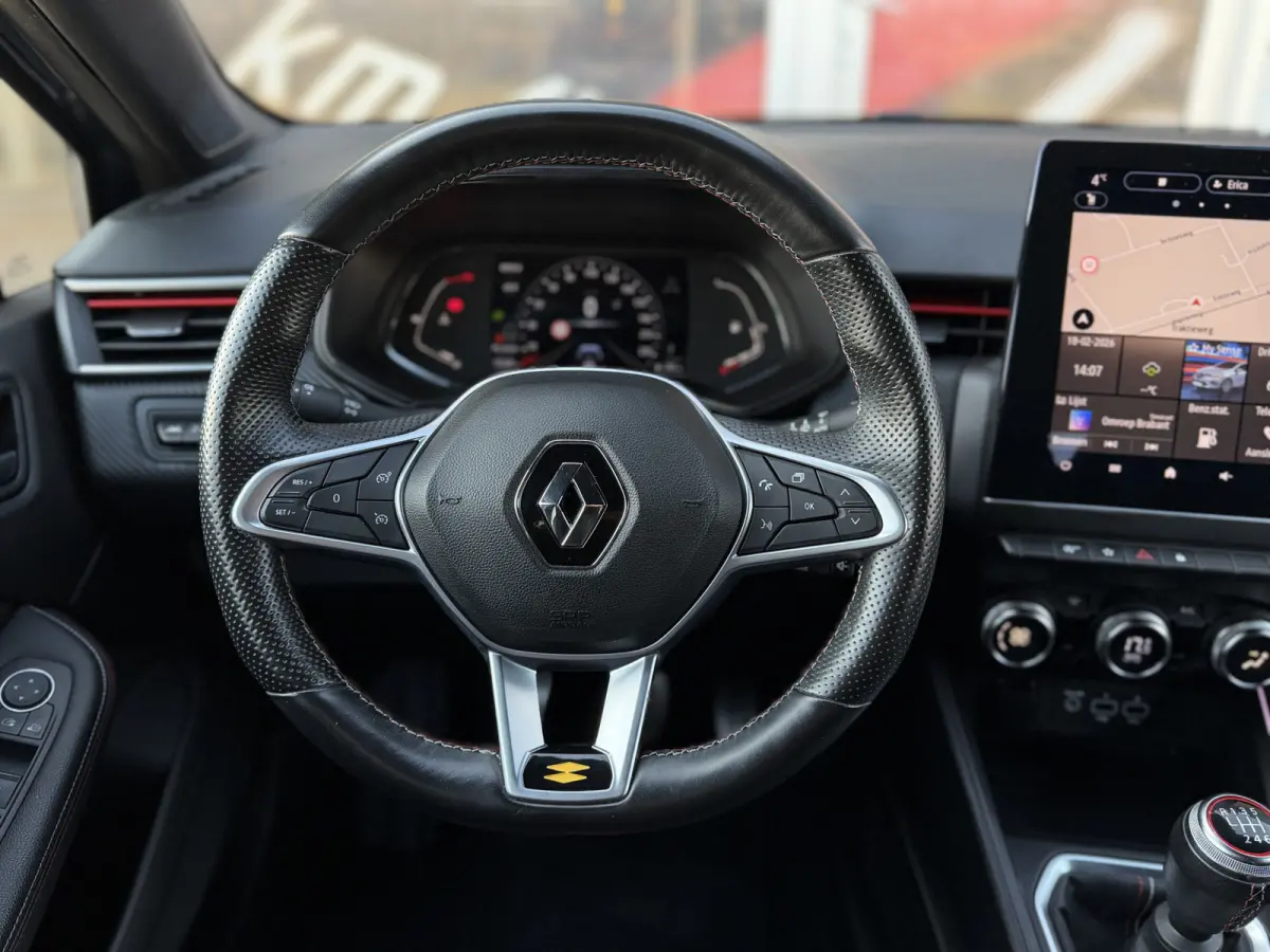 1.0 TCe R.S. Line / Camera / Pdc v+a / 17'' LM  / Cruise  / Carplay