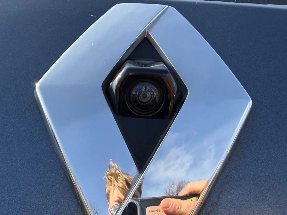 1.0 TCe R.S. Line / Camera / Pdc v+a / 17'' LM  / Cruise  / Carplay