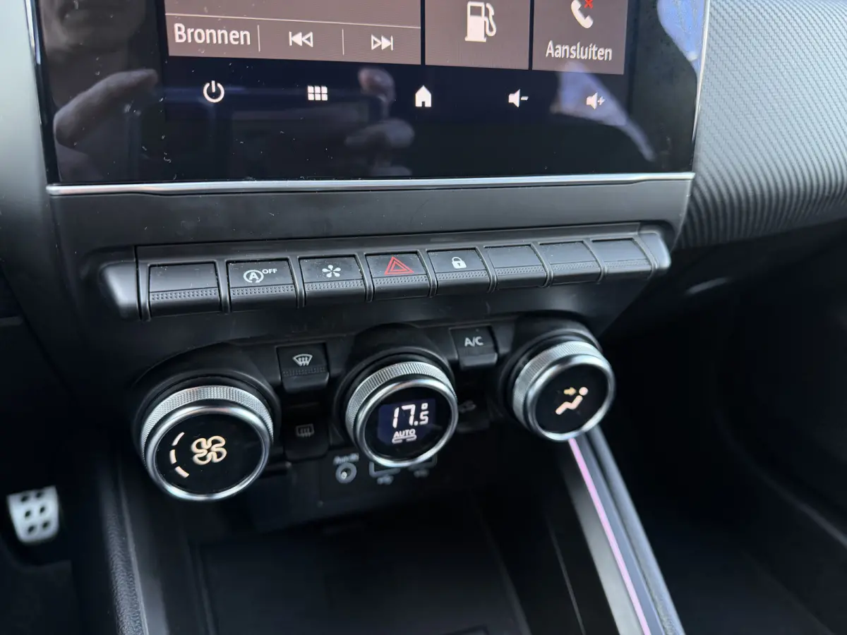 1.0 TCe R.S. Line / Camera / Pdc v+a / 17'' LM  / Cruise  / Carplay