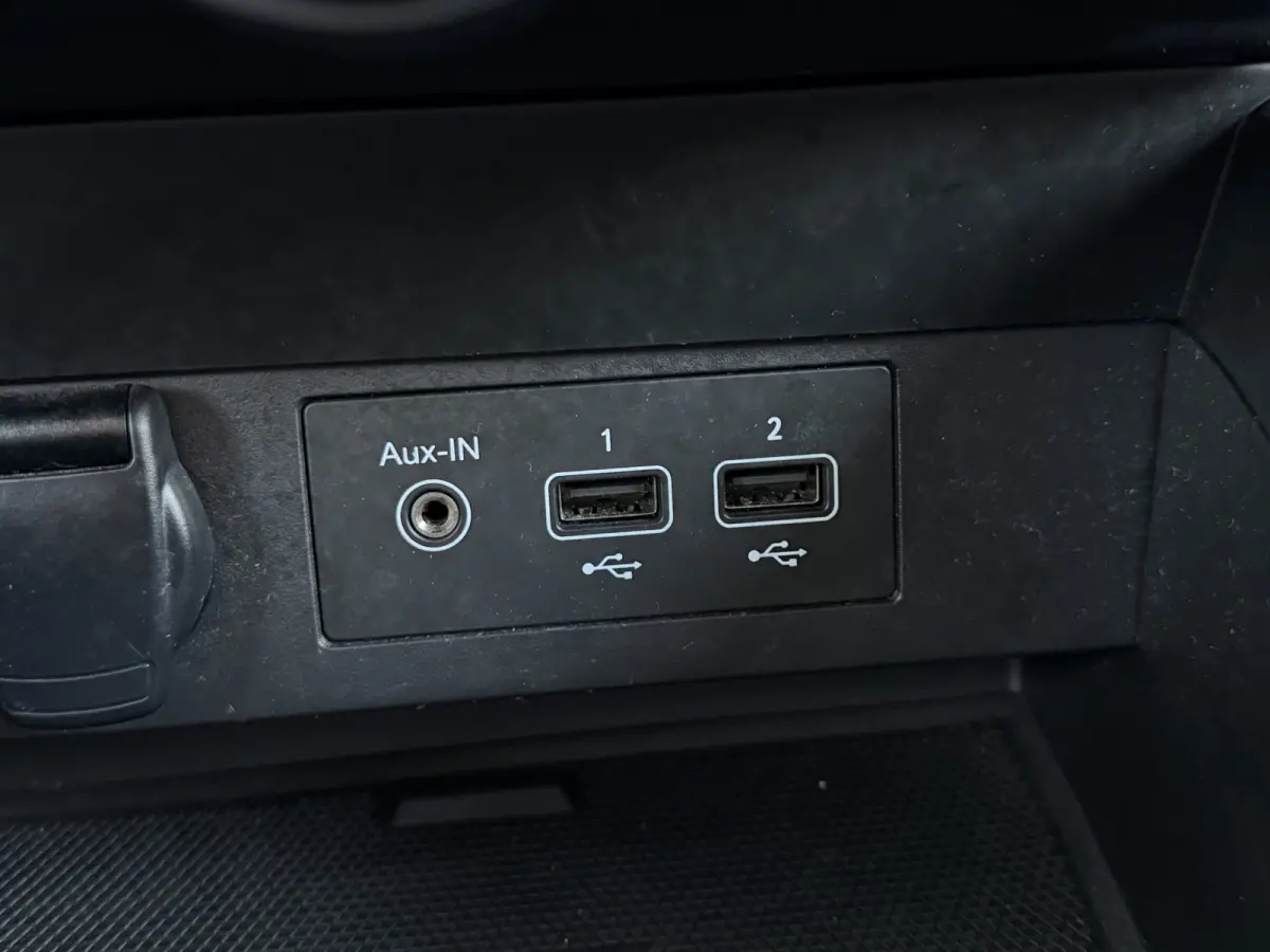 1.0 TCe R.S. Line / Camera / Pdc v+a / 17'' LM  / Cruise  / Carplay