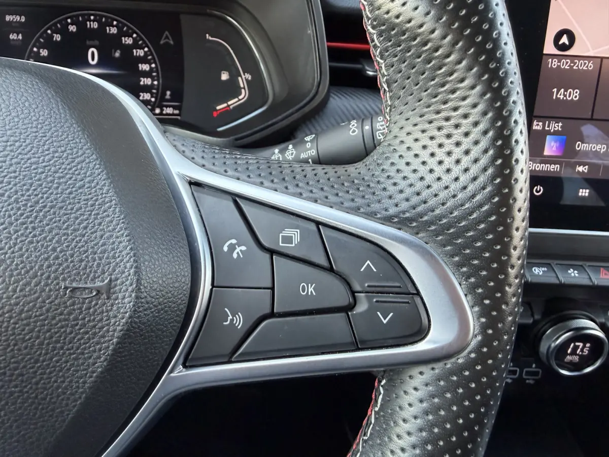 1.0 TCe R.S. Line / Camera / Pdc v+a / 17'' LM  / Cruise  / Carplay