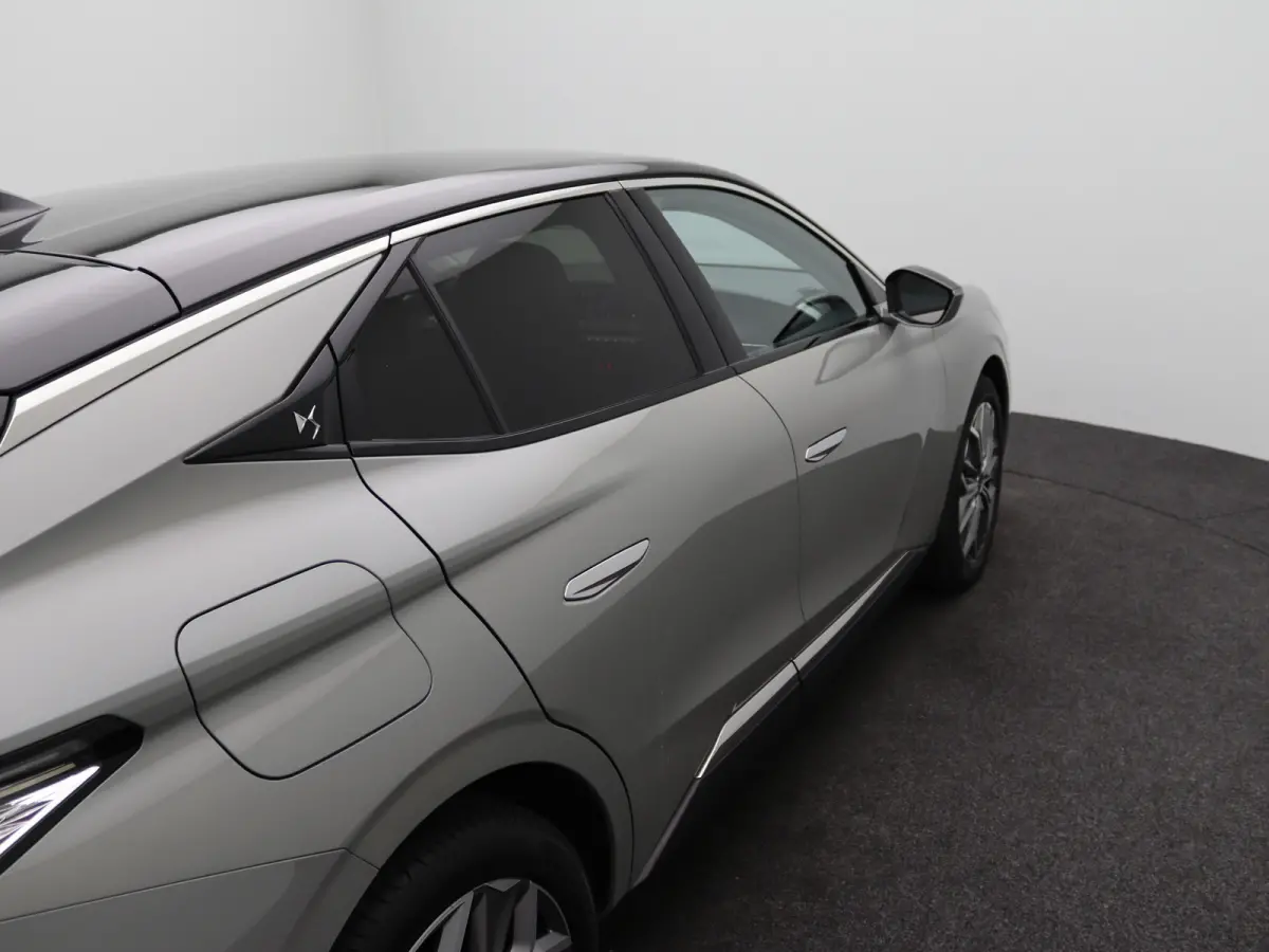 1.2 PureTech Bastille Automaat | Achterbank in delen neerklapbaar | Achteruitrijcamera | Apple Carplay/Android Auto|telefoonintegratie premium
