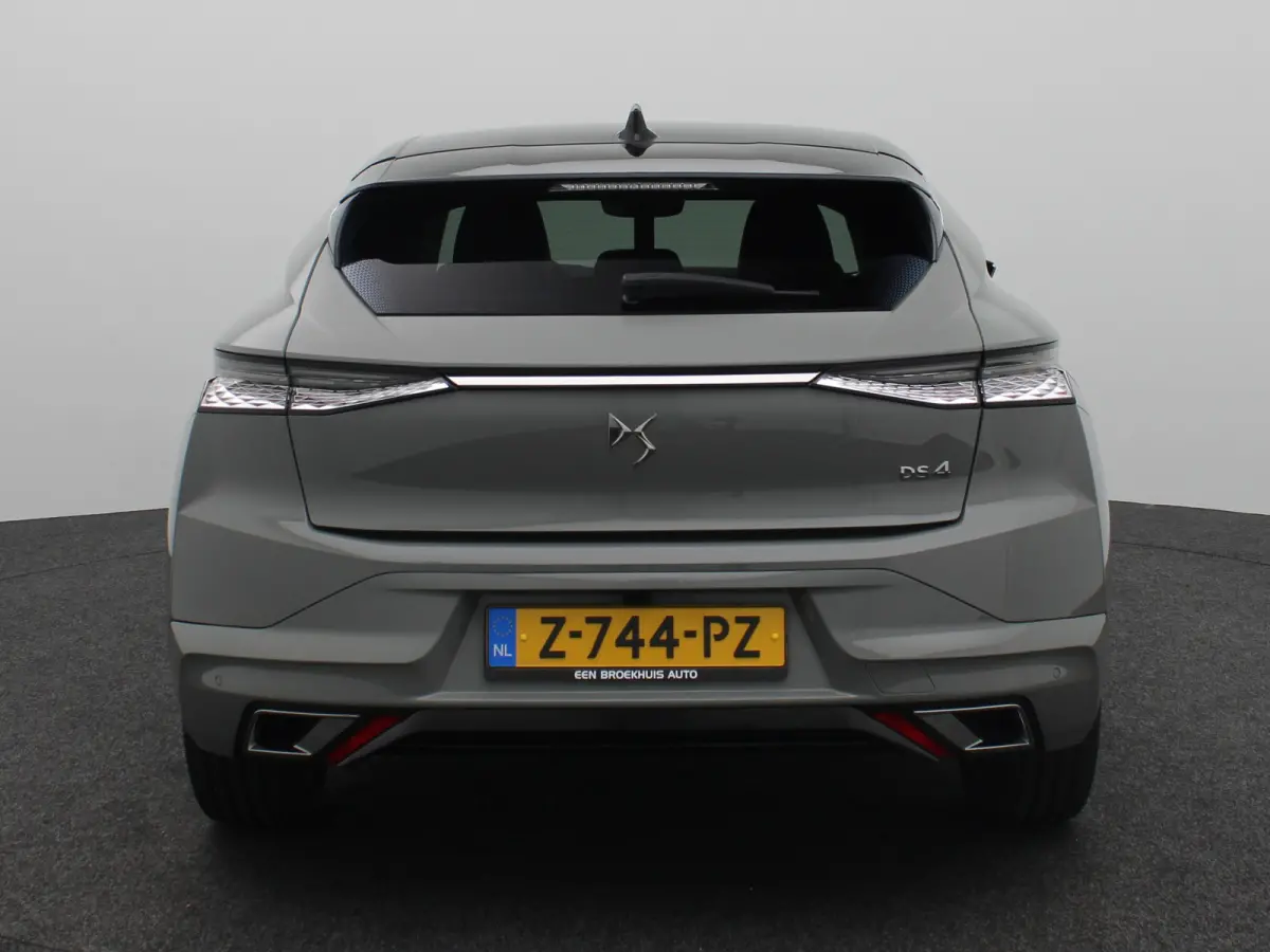 1.2 PureTech Bastille Automaat | Achterbank in delen neerklapbaar | Achteruitrijcamera | Apple Carplay/Android Auto|telefoonintegratie premium