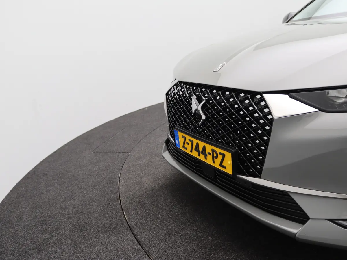 1.2 PureTech Bastille Automaat | Achterbank in delen neerklapbaar | Achteruitrijcamera | Apple Carplay/Android Auto|telefoonintegratie premium