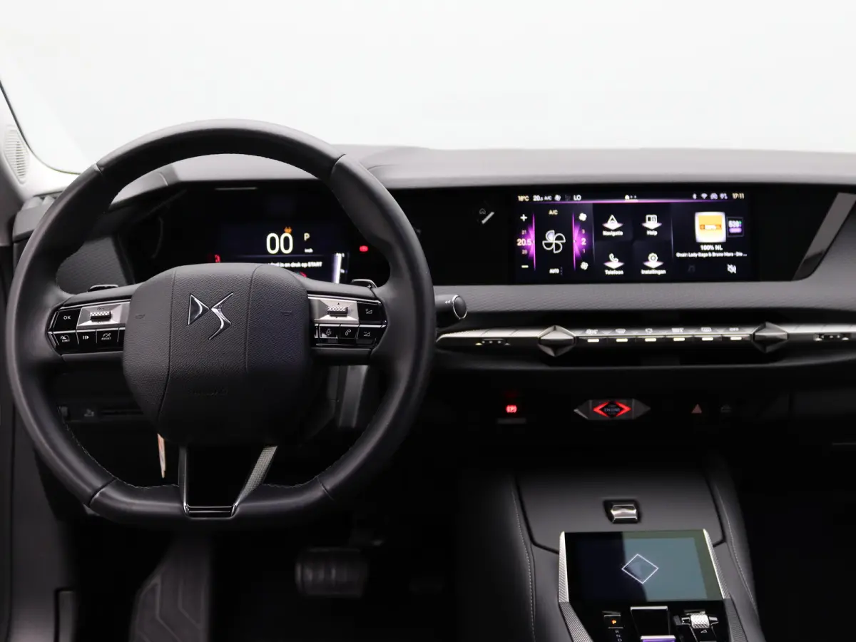 1.2 PureTech Bastille Automaat | Achterbank in delen neerklapbaar | Achteruitrijcamera | Apple Carplay/Android Auto|telefoonintegratie premium