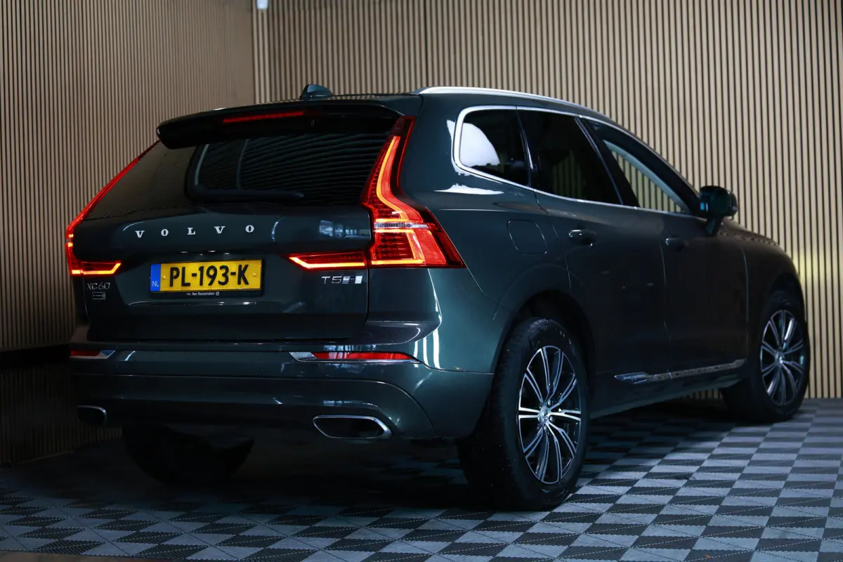 2.0 T5 AWD Inscription AVM CAMERA LEDER NAVI PANO LUCHTVERING MEMORY "17