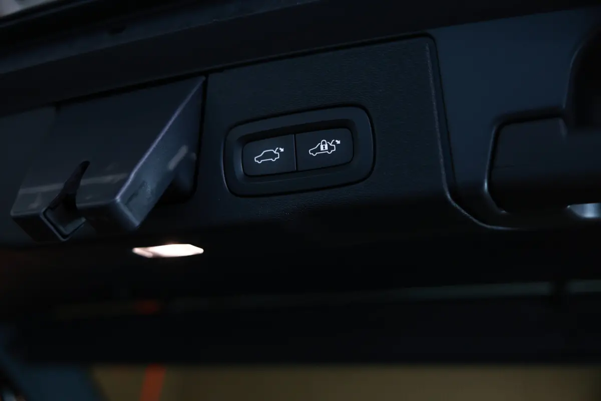 2.0 T5 AWD Inscription AVM CAMERA LEDER NAVI PANO LUCHTVERING MEMORY "17