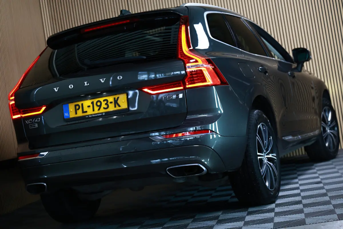 2.0 T5 AWD Inscription AVM CAMERA LEDER NAVI PANO LUCHTVERING MEMORY "17