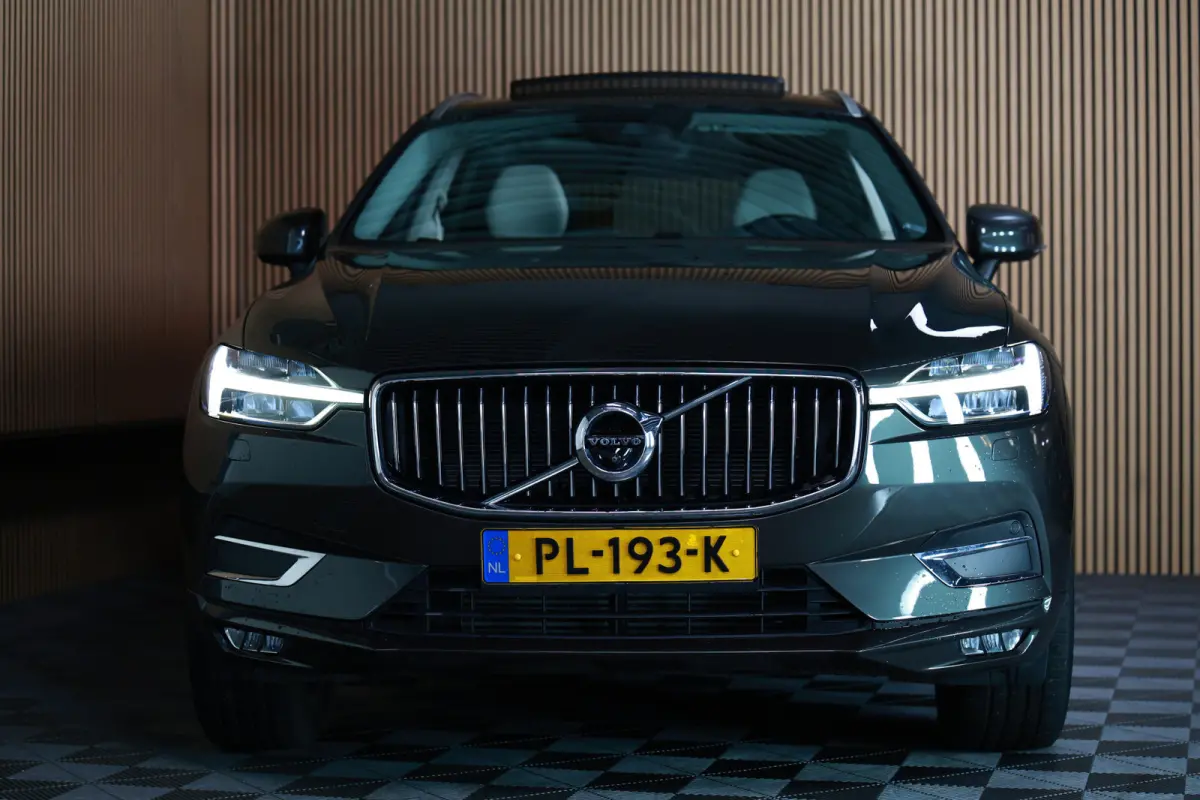 2.0 T5 AWD Inscription AVM CAMERA LEDER NAVI PANO LUCHTVERING MEMORY "17