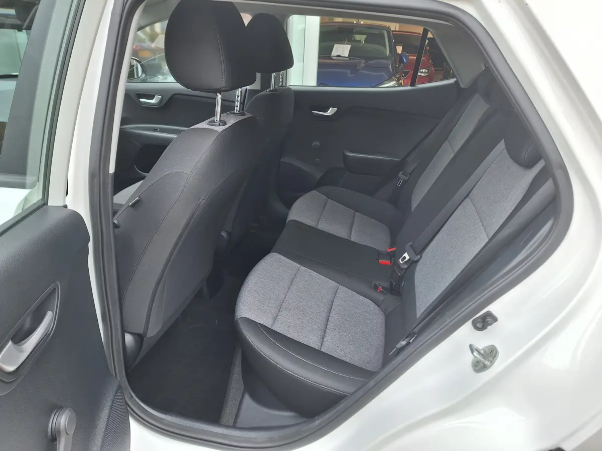 1.0 T-GDi MHEV ComfortLine /Navi/Apple/Android/Cruise/1e Eig/Garantie