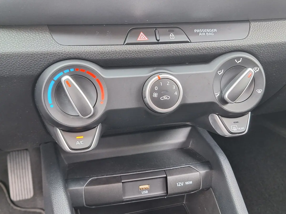 1.0 T-GDi MHEV ComfortLine /Navi/Apple/Android/Cruise/1e Eig/Garantie