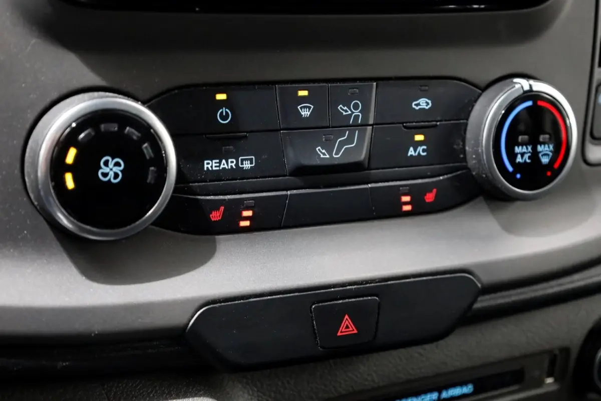 2.0 TDCI 130pk L1H1 Trend D.C. Airco/Navi 12-2020
